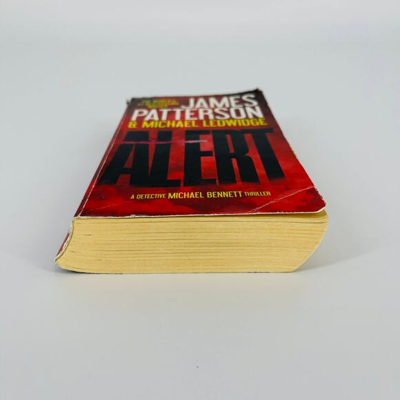 Alert, a paperback book detective novel by James Patterson - Good Used Condition - Picture 3 of 11